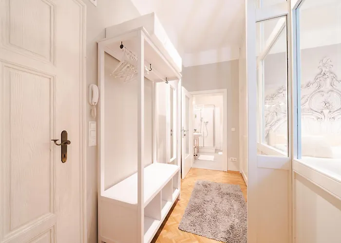 White Flat By Grazrentals Architect Designed & Stylish & Free Parking Graz